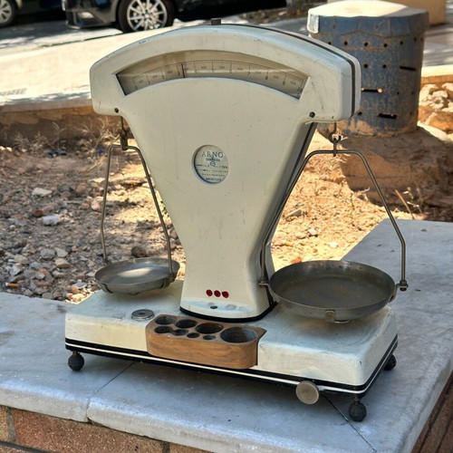 Vintage ARNO jeweler's scale used with weights and metal trays