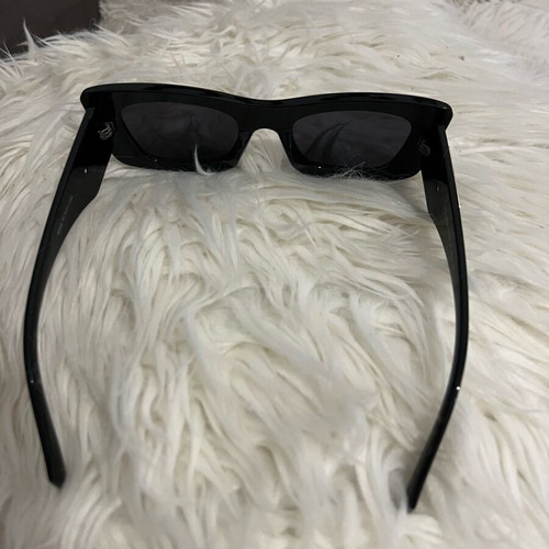 Prada sunglasses black like new