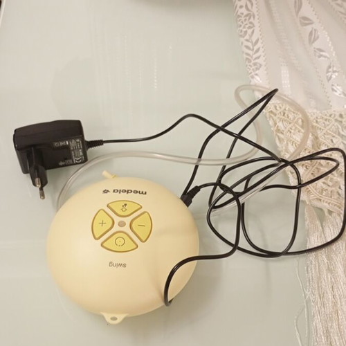 Medela Swing breast pump like new, set of 2