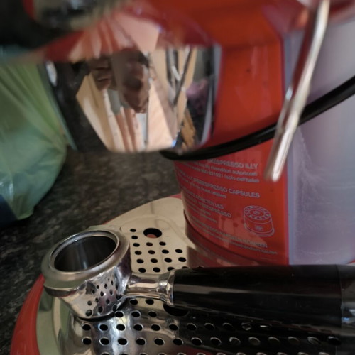 Espresso coffee maker illy like new, minimally used