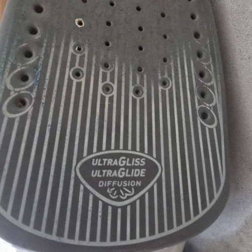 Tefal iron used with side crack and tip damage, functional