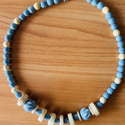Set of 2 summer necklaces like new with turquoise and white beads