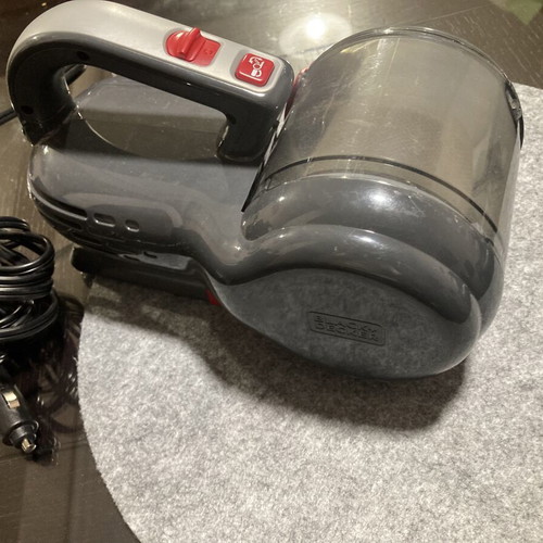 Black & Decker Car Vacuum cleaner like new, 12v with accessories