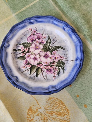 Decorative plates new, set of 3, hand-painted