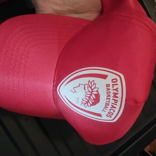 Olympiacos Unisex Cap like new, red