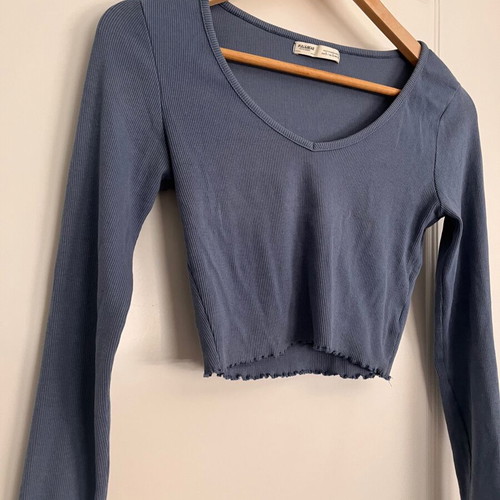 Blue long-sleeve top Pull & Bear like new with nice details