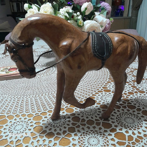 Decorative leather horse like new