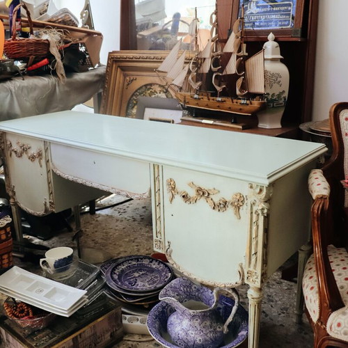 Restored dressing table like new in excellent condition
