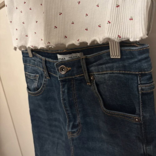 Bershka High-Waisted Skinny Jeans Medium Blue Used Like New