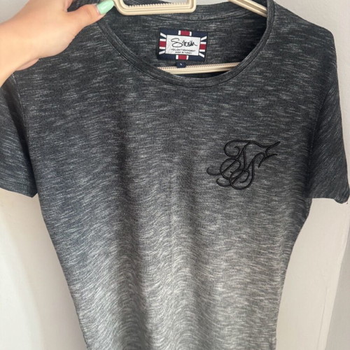Sik Silk men's t-shirt small in excellent condition
