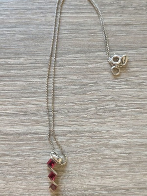 Silver pendant used with red stones 925 and chain