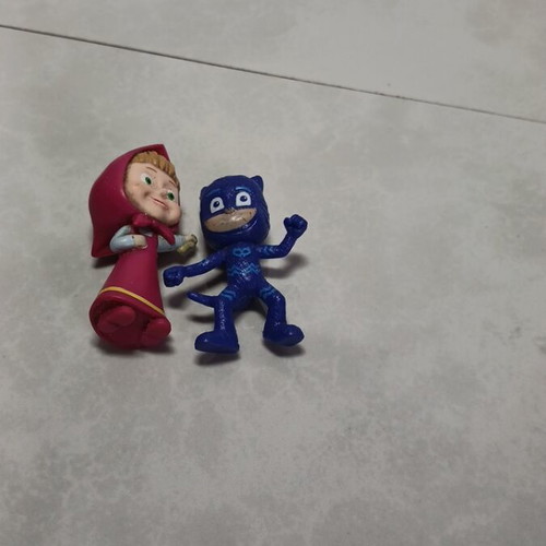 Figures used, set of 2 pieces
