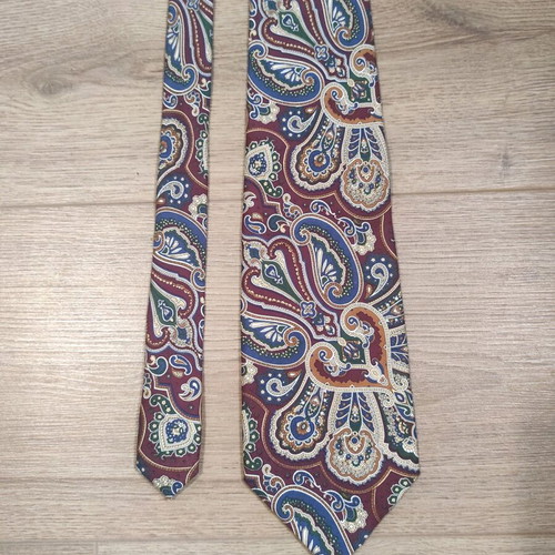 Italian silk tie like new, 100% silk Babylon Bus