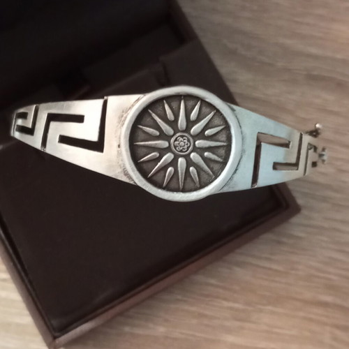 Silver bracelet 925 like new, diameter 6cm