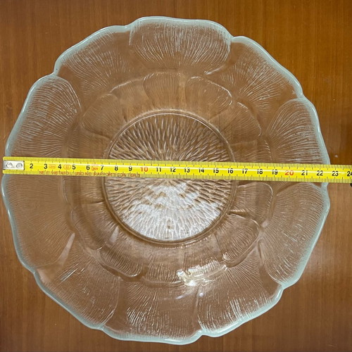 Glass salad bowl like new