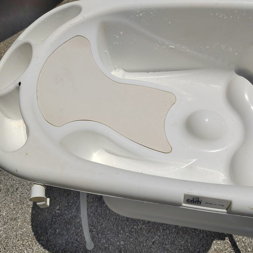 Cam Kit Bagno Baby Bath Set used with folding aluminum base and shelf