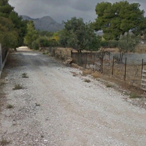 Land in Nea Makri 620 m² corner plot outside plan