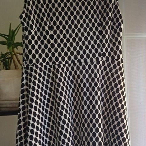 Dress made in Italy, size M, like new, viscose and elastin