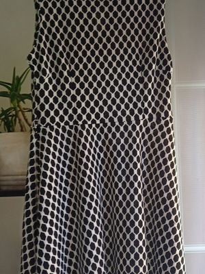 Dress made in Italy, size M, like new, viscose and elastin