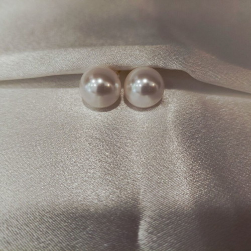 Steel earrings with pearl in gold and white colors new