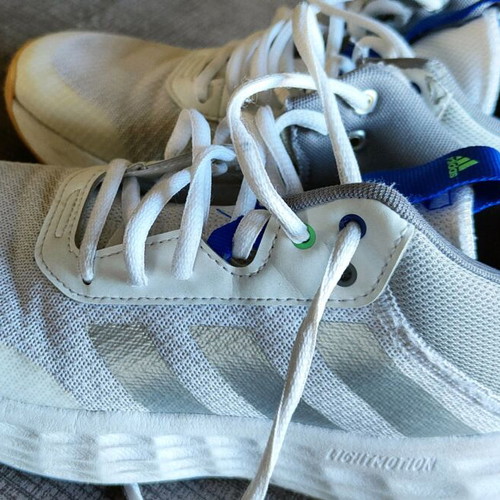 Adidas OwnTheGame 2.0 K kids basketball shoes like new, size 36