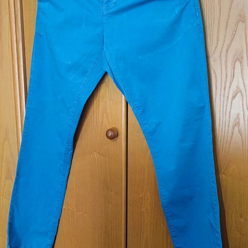 Chino pant and 2 plain T-shirts like new, size M, blue
