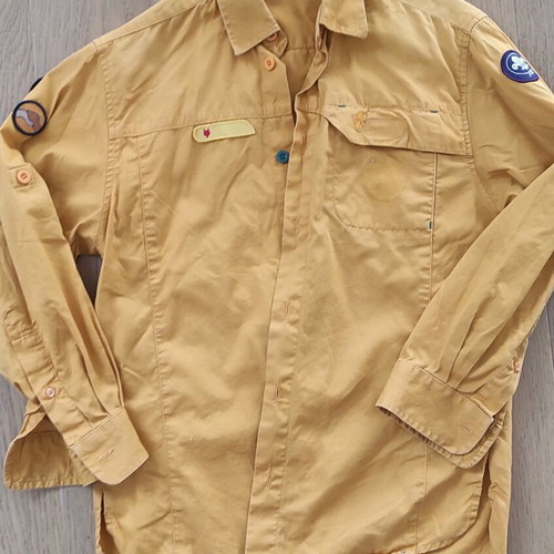 Scout shirt size 28 like new, yellow
