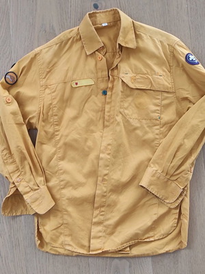 Scout shirt size 28 like new, yellow