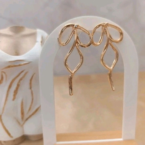 Gold Bow Earrings like new