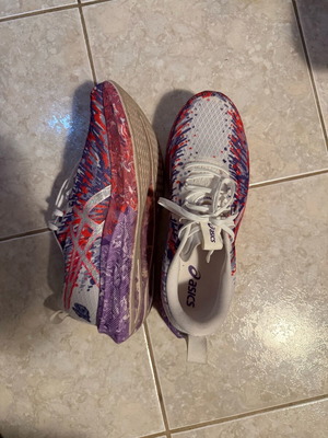 Asics Noosa Tri 16 athletic shoes like new, size 47