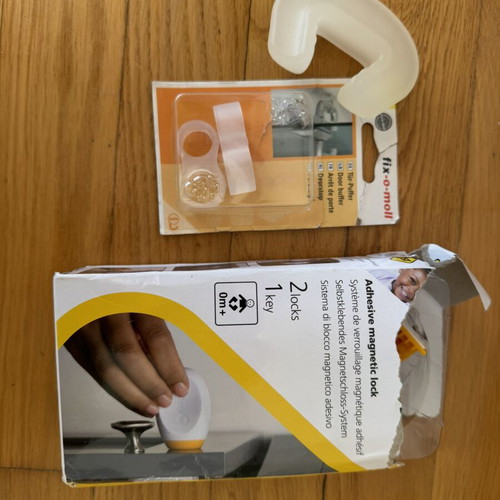 Safety 1st Magnetic Locks and Door Protectors Pack used