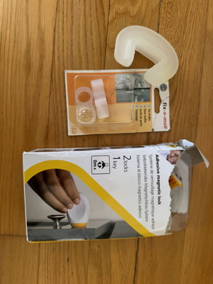 Safety 1st Magnetic Locks and Door Protectors Pack used