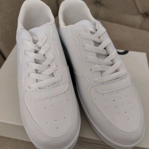 White casual sneakers new, size 37
