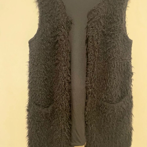 Stradivarius sleeveless vest used black size L