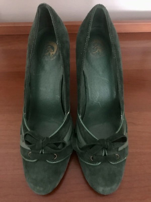 Diesel green pumps like new, size 37