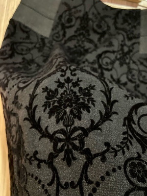 Gothic mini skirt like new, velvet embossed patterns, black