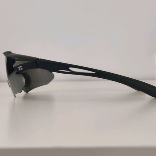 Hystride sunglasses like new, sports black frame with mirrored lenses