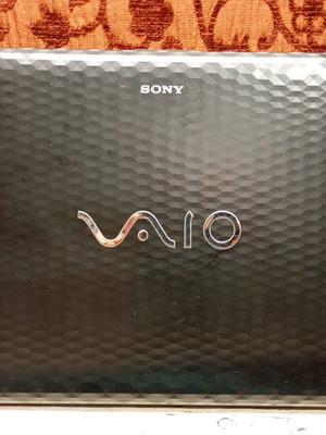 Sony VAIO лаптоп 15,5" употребяван, 240GB SSD, 8GB RAM
