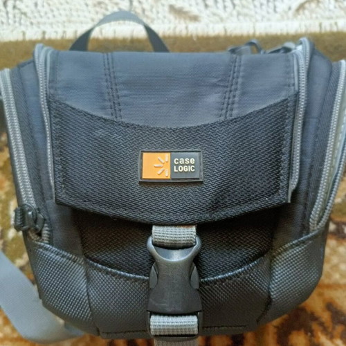 Case Logic Camera Bag for DSLR and Mirrorless Like New