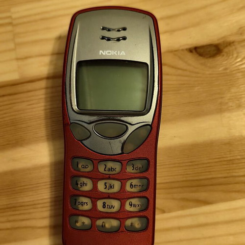 Nokia 3210 phone for repair