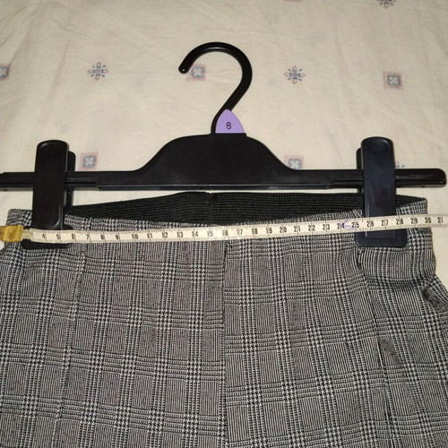 Checked slim pants leggings like new, black and grey