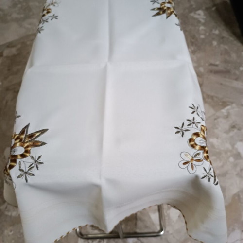 Machine Embroidered Tablecloth 70×70 cm like new