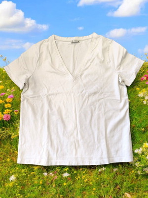 Zara blouse XL white with V, like new
