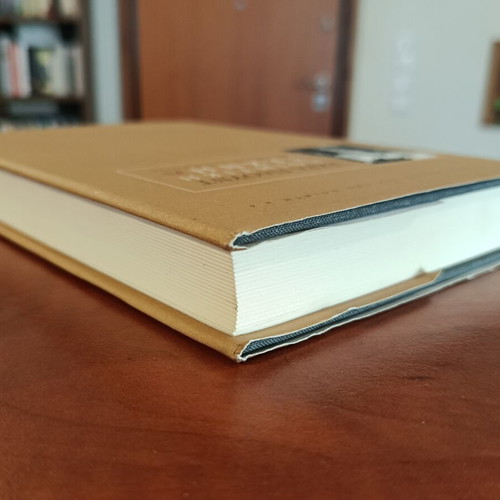 Ezra Pound Poetic Art book like new, Greek edition