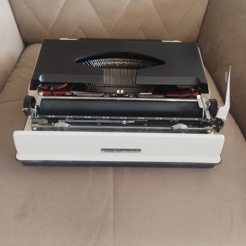 Nakajima ALL 520 typewriter like new, Greek keyboard, 1980s