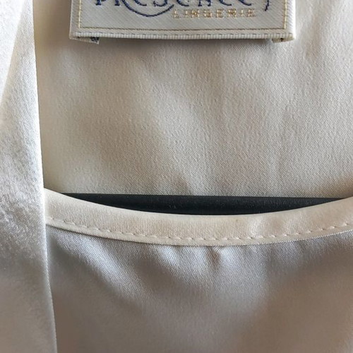 Set robe nightgown new, size small medium, ideal for bridal