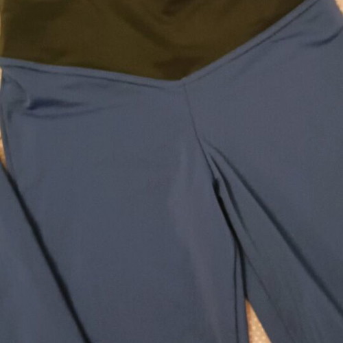 Set of 3 leggings size S and crop sweatshirt like new