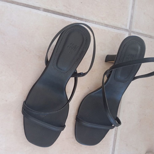 H&M black sandals size 36 like new