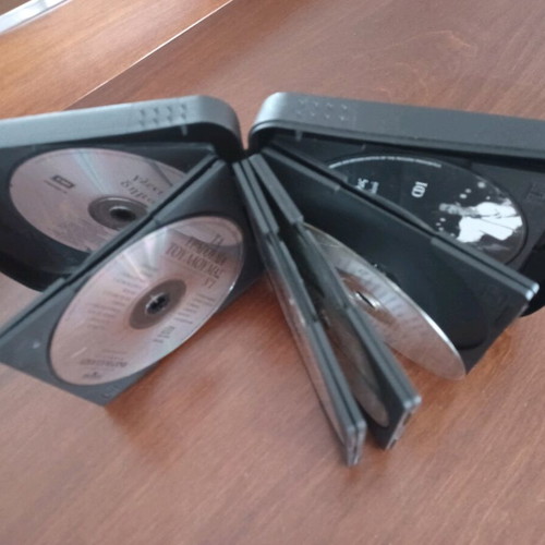 CD storage case for car like new, plastic material
