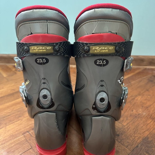 Ski boots size 23.5 used with signs of wear